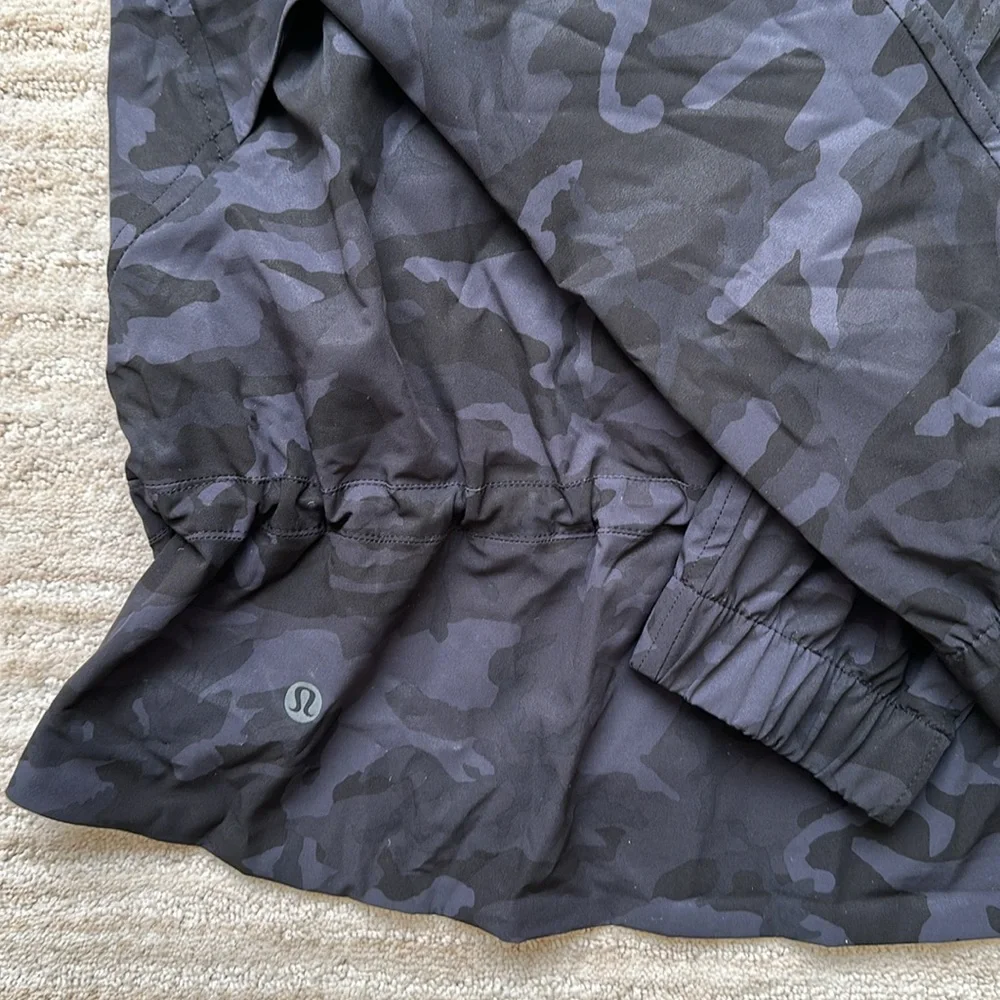 Like New: Lululemon Pack It Up Hooded Jacket Incognito Camo Multi Grey Size 10